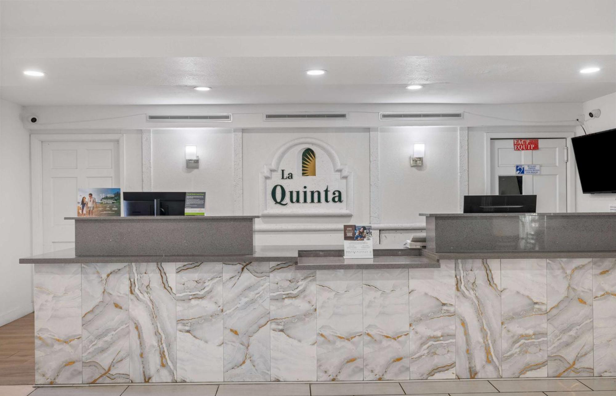 La Quinta Inn By Wyndham Стоктън Екстериор снимка